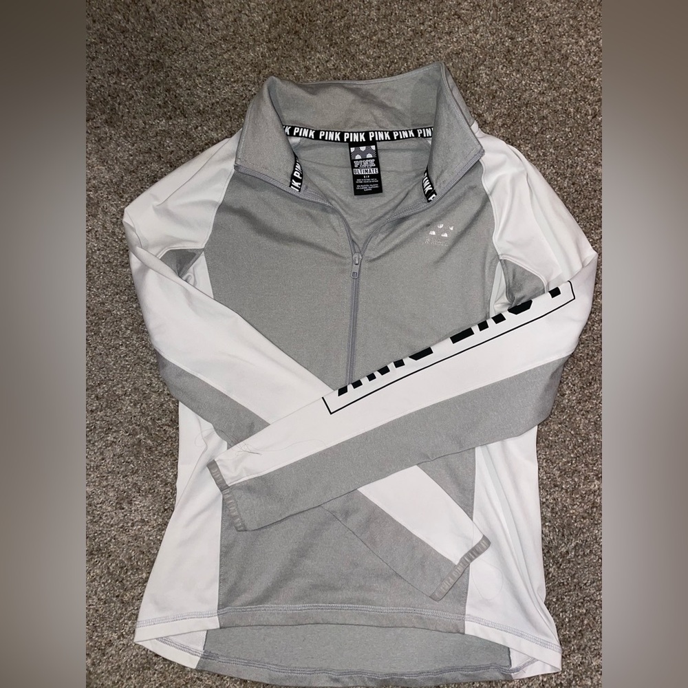 VS Pink Ultimate Pullover